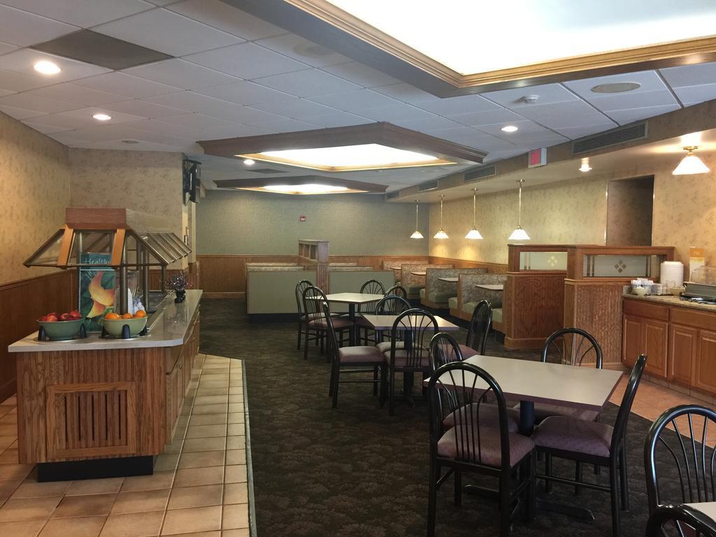 Quality Inn & Suites Danville Kültér fotó