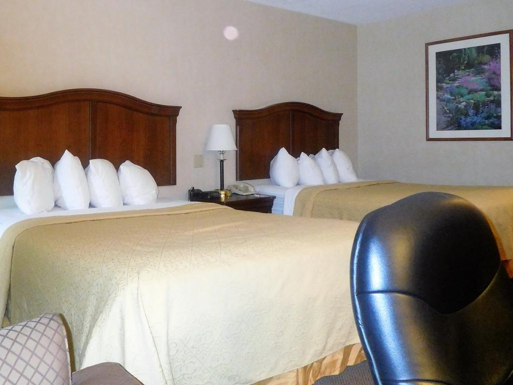 Quality Inn & Suites Danville Kültér fotó